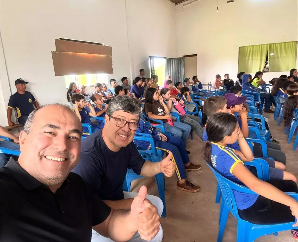 Iguatemi: Cinema Itinerante proporcionou manhã especial para estudantes e comunidade do Assentamento Rancho Loma Iguatemi: Cinema Itinerante proporcionou manhã especial para estudantes e comunidade do Assentamento Rancho Loma