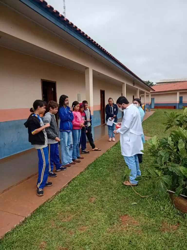 Iguatemi: Equipe da Secretaria Municipal de Saúde que atua na área rural desenvolveu o programa Saúde na Escola, no Assentamento Rancho Loma Iguatemi: Equipe da Secretaria Municipal de Saúde que atua na área rural desenvolveu o programa Saúde na Escola, no Assentamento Rancho Loma