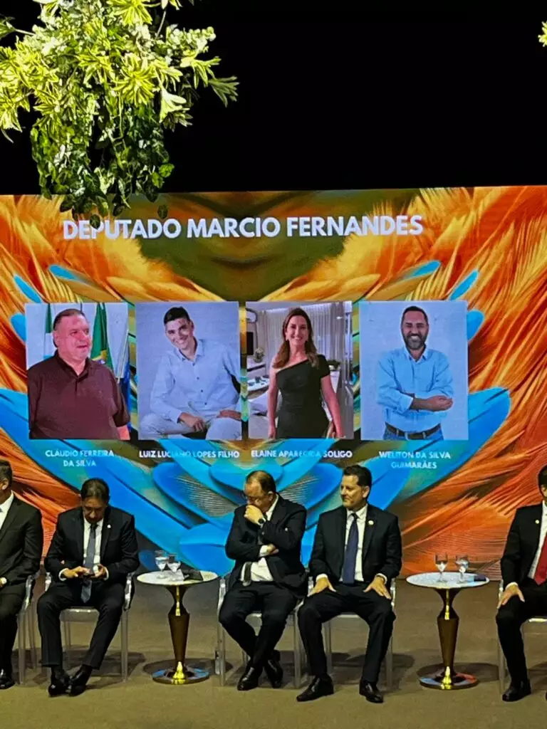 Aral Moreira: Prefeita Elaine Soligo recebe título de "Cidadã Sul-Mato-Grossense" em Campo Grande Aral Moreira: Prefeita Elaine Soligo recebe título de "Cidadã Sul-Mato-Grossense" em Campo Grande