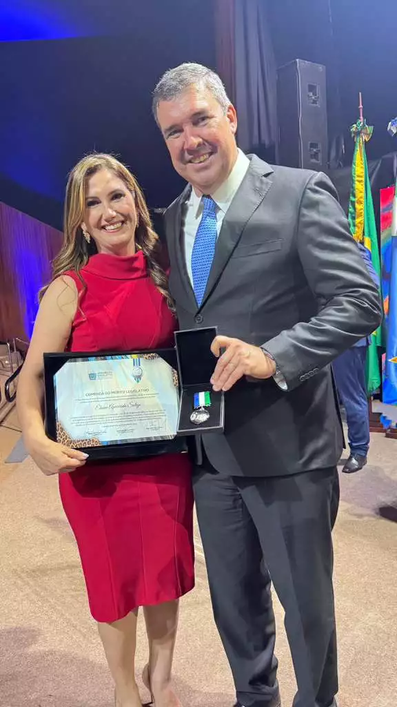 Aral Moreira: Prefeita Elaine Soligo recebe título de "Cidadã Sul-Mato-Grossense" em Campo Grande Aral Moreira: Prefeita Elaine Soligo recebe título de "Cidadã Sul-Mato-Grossense" em Campo Grande