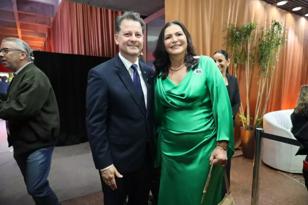 Prefeita Lurdes Portugal é homenageada com título de cidadã sul-mato-grossense e celebra reconhecimento ao trabalho por Caarapó Prefeita Lurdes Portugal é homenageada com título de cidadã sul-mato-grossense e celebra reconhecimento ao trabalho por Caarapó