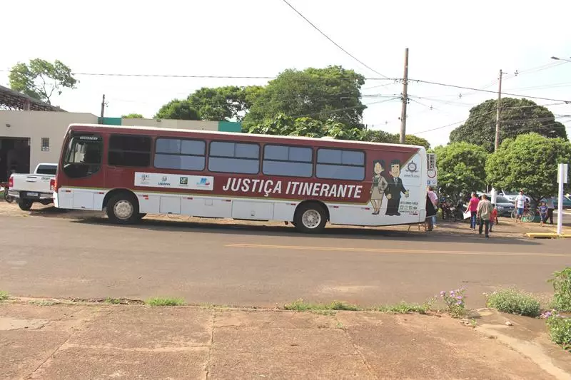 Em atenção a pedido da vereadora Suzana, Van dos Direitos e Justiça Itinerante atenderam mais de 250 pessoas nesta sexta em Amambai Em atenção a pedido da vereadora Suzana, Van dos Direitos e Justiça Itinerante atenderam mais de 250 pessoas nesta sexta em Amambai
