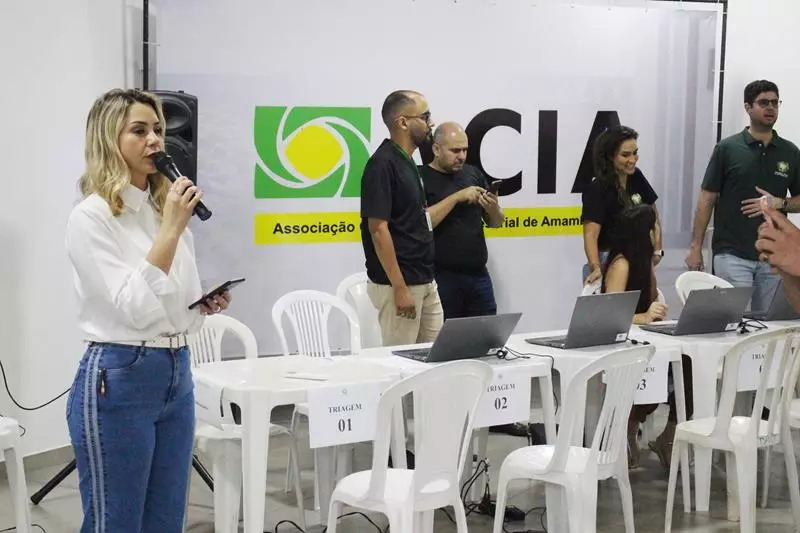 Em atenção a pedido da vereadora Suzana, Van dos Direitos e Justiça Itinerante atenderam mais de 250 pessoas nesta sexta em Amambai Em atenção a pedido da vereadora Suzana, Van dos Direitos e Justiça Itinerante atenderam mais de 250 pessoas nesta sexta em Amambai