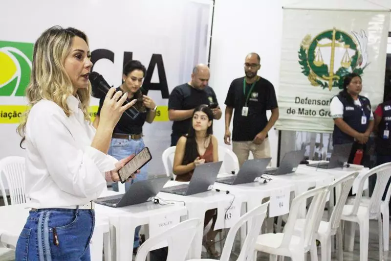 Em atenção a pedido da vereadora Suzana, Van dos Direitos e Justiça Itinerante atenderam mais de 250 pessoas nesta sexta em Amambai Em atenção a pedido da vereadora Suzana, Van dos Direitos e Justiça Itinerante atenderam mais de 250 pessoas nesta sexta em Amambai