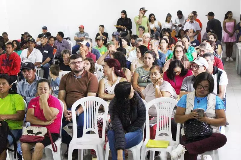 Em atenção a pedido da vereadora Suzana, Van dos Direitos e Justiça Itinerante atenderam mais de 250 pessoas nesta sexta em Amambai Em atenção a pedido da vereadora Suzana, Van dos Direitos e Justiça Itinerante atenderam mais de 250 pessoas nesta sexta em Amambai