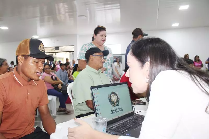 Em atenção a pedido da vereadora Suzana, Van dos Direitos e Justiça Itinerante atenderam mais de 250 pessoas nesta sexta em Amambai Em atenção a pedido da vereadora Suzana, Van dos Direitos e Justiça Itinerante atenderam mais de 250 pessoas nesta sexta em Amambai