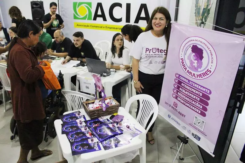 Em atenção a pedido da vereadora Suzana, Van dos Direitos e Justiça Itinerante atenderam mais de 250 pessoas nesta sexta em Amambai Em atenção a pedido da vereadora Suzana, Van dos Direitos e Justiça Itinerante atenderam mais de 250 pessoas nesta sexta em Amambai