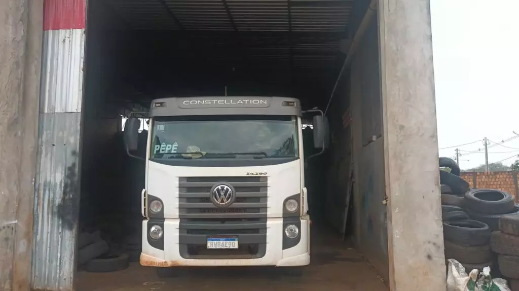 Iguatemi conta com barracão coberto para descarte correto de pneus