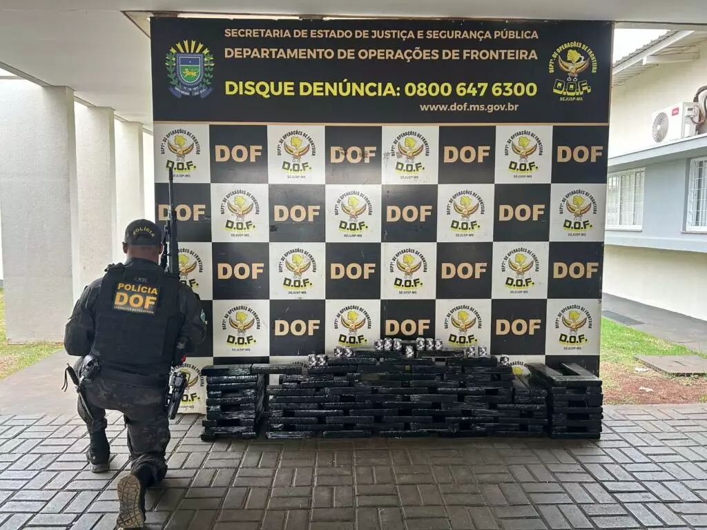 DOF apreende mais de 160 quilos de drogas em Laguna Carapã