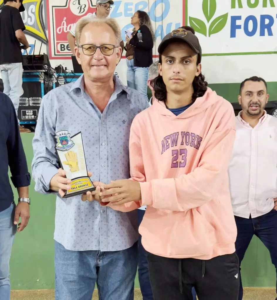 Jogos emocionantes e recorde de público marcaram as finais da XVI Copa Interfirmas de Futsal em Sete Quedas Jogos emocionantes e recorde de público marcaram as finais da XVI Copa Interfirmas de Futsal em Sete Quedas