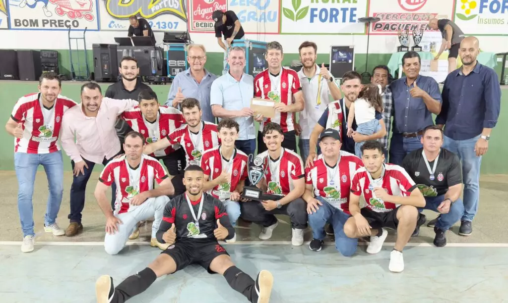 Jogos emocionantes e recorde de público marcaram as finais da XVI Copa Interfirmas de Futsal em Sete Quedas Jogos emocionantes e recorde de público marcaram as finais da XVI Copa Interfirmas de Futsal em Sete Quedas