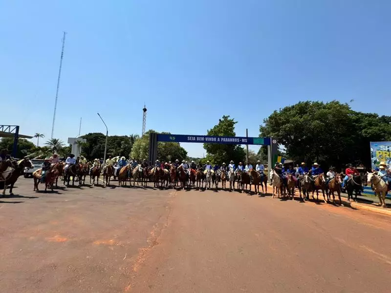 Com a participação de centenas de pessoas Cavalgada dos Amigos foi sucesso total em Paranhos