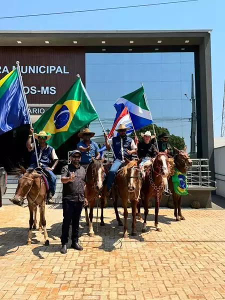 Com a participação de centenas de pessoas Cavalgada dos Amigos foi sucesso total em Paranhos