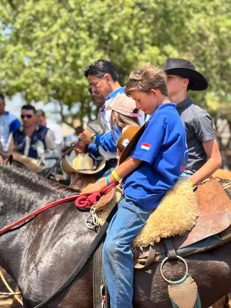 Com a participação de centenas de pessoas Cavalgada dos Amigos foi sucesso total em Paranhos