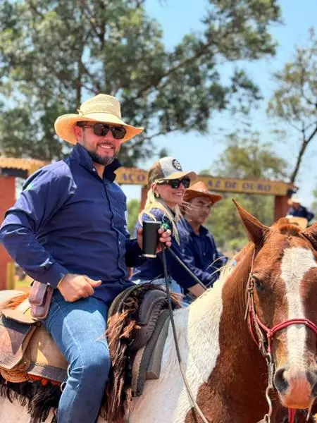 Com a participação de centenas de pessoas Cavalgada dos Amigos foi sucesso total em Paranhos