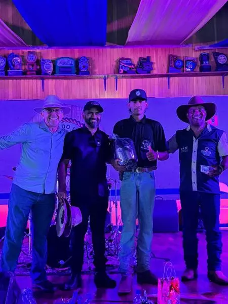 Com a participação de centenas de pessoas Cavalgada dos Amigos foi sucesso total em Paranhos