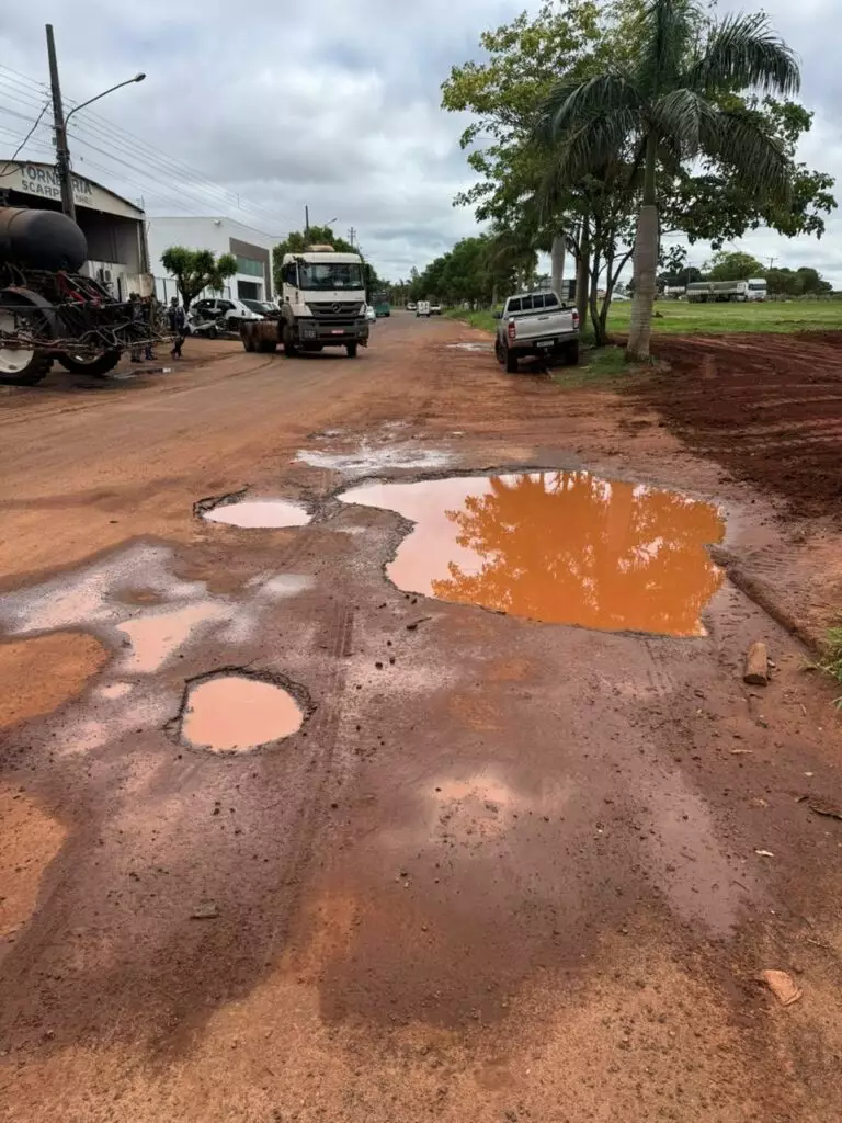 Nado tozzi atua para resolver problema causado por enxurrada vinda do polo industrial em Caarapó