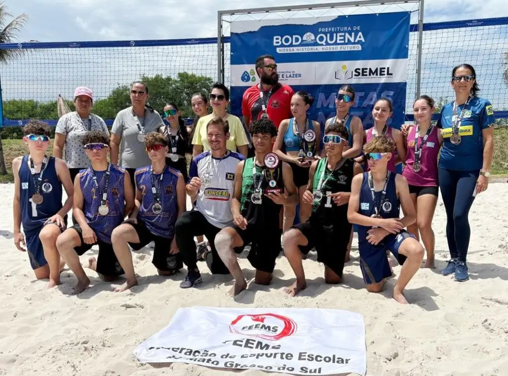 Vôlei de praia de Amambai garante pódio em competição estadual em Bodoquena