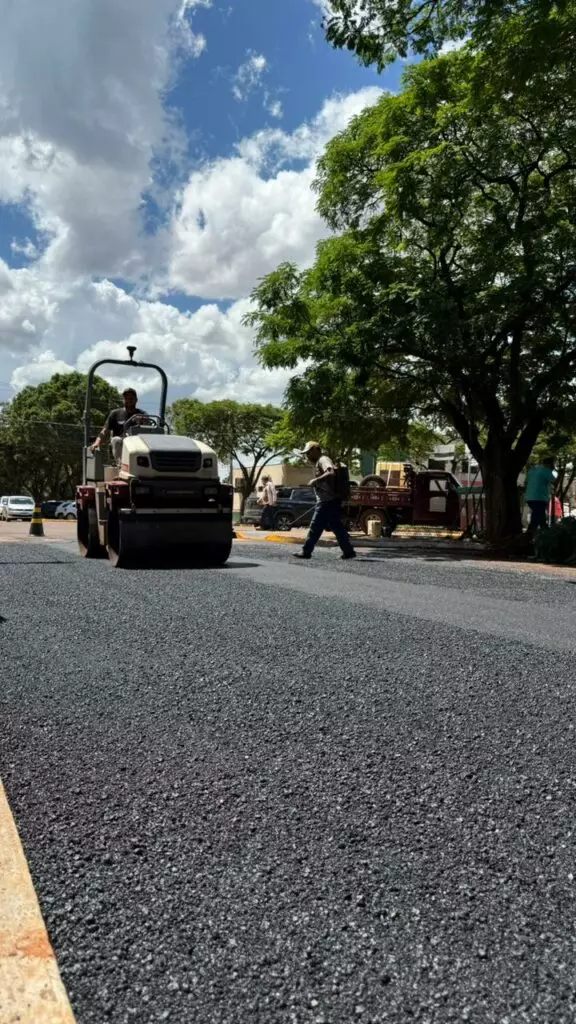 Caarapó: Prefeita Lurdes Portugal celebra mais uma rua recapeada e reforça compromisso com a recuperação da cidade