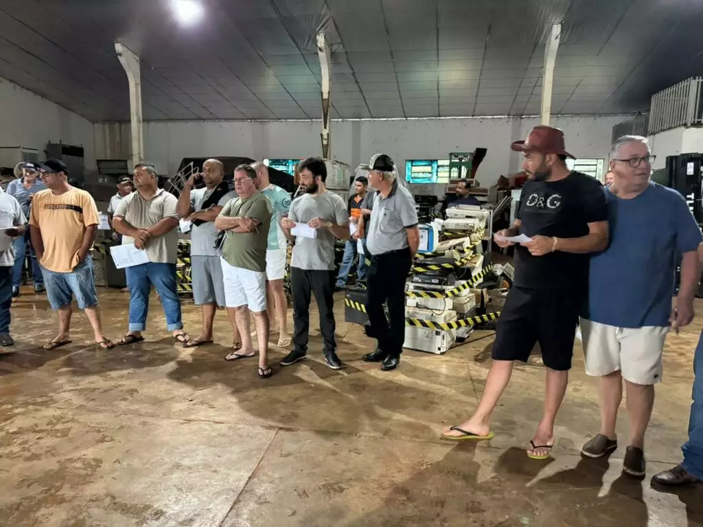 Leilão presencial em Tacuru arrecada recursos com bens inservíveis Leilão presencial em Tacuru arrecada recursos com bens inservíveis