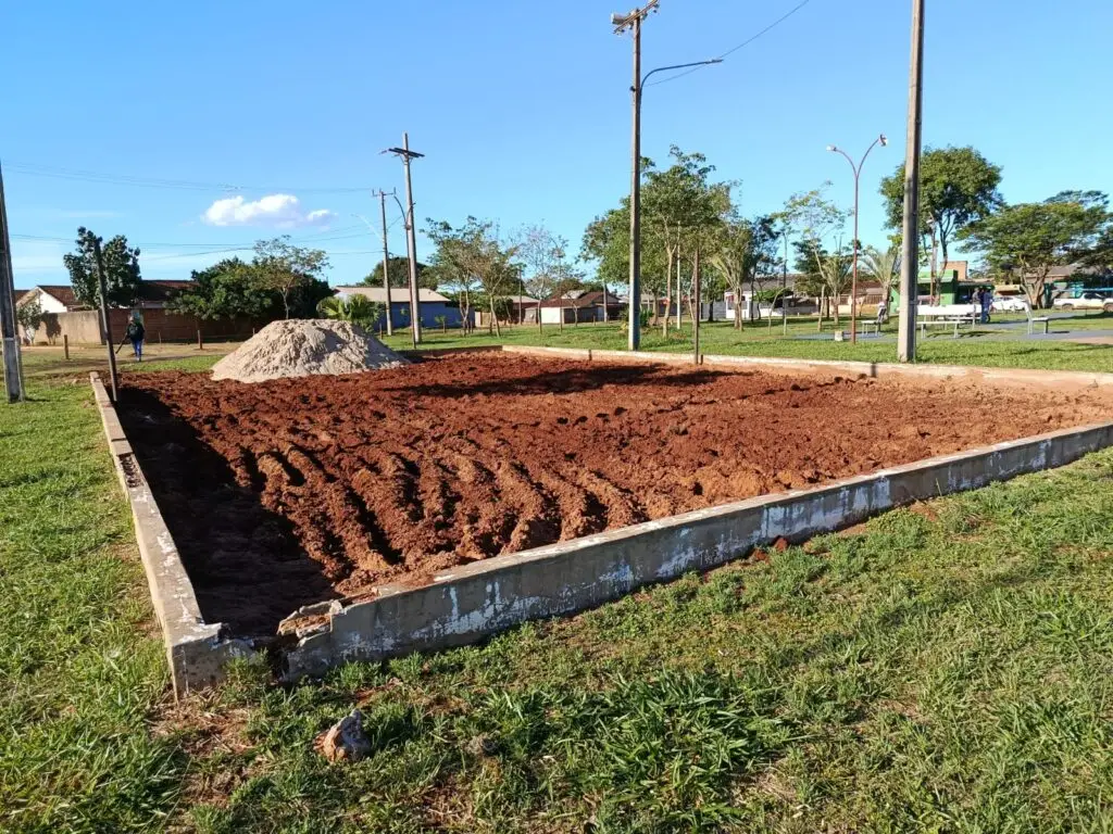 Coronel Sapucaia: Com olhar humano, prefeita Niágara Kraievski dá início às obras de recuperação da praça esquecida pela gestão anterior Coronel Sapucaia: Com olhar humano, prefeita Niágara Kraievski dá início às obras de recuperação da praça esquecida pela gestão anterior