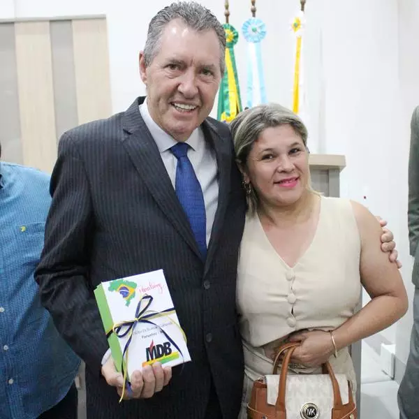 Em sessão com a Câmara lotada Heliomar Klabunde assume seu terceiro mandato como prefeito em Paranhos Em sessão com a Câmara lotada Heliomar Klabunde assume seu terceiro mandato como prefeito em Paranhos