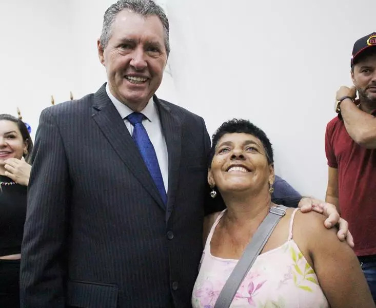 Em sessão com a Câmara lotada Heliomar Klabunde assume seu terceiro mandato como prefeito em Paranhos Em sessão com a Câmara lotada Heliomar Klabunde assume seu terceiro mandato como prefeito em Paranhos