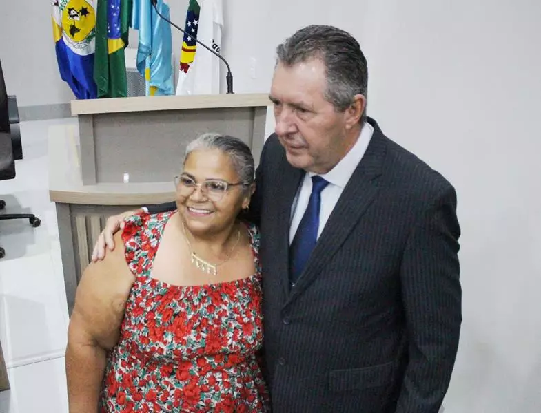 Em sessão com a Câmara lotada Heliomar Klabunde assume seu terceiro mandato como prefeito em Paranhos Em sessão com a Câmara lotada Heliomar Klabunde assume seu terceiro mandato como prefeito em Paranhos