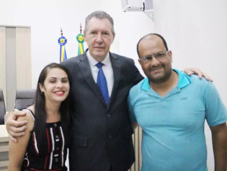 Em sessão com a Câmara lotada Heliomar Klabunde assume seu terceiro mandato como prefeito em Paranhos Em sessão com a Câmara lotada Heliomar Klabunde assume seu terceiro mandato como prefeito em Paranhos