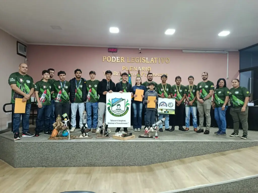 “Eneil Vargas Brilha”: Alunos são Destaque na Olimpíada de Foguete-Jato e são homenageados pela Câmara de Coronel Sapucaia “Eneil Vargas Brilha”: Alunos são Destaque na Olimpíada de Foguete-Jato e são homenageados pela Câmara de Coronel Sapucaia