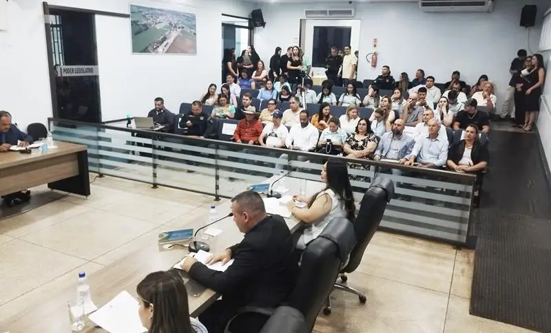 Aprovações do PPA, da LOA e homenagens marcaram o encerramento do ano legislativo 2025 em Aral Moreira