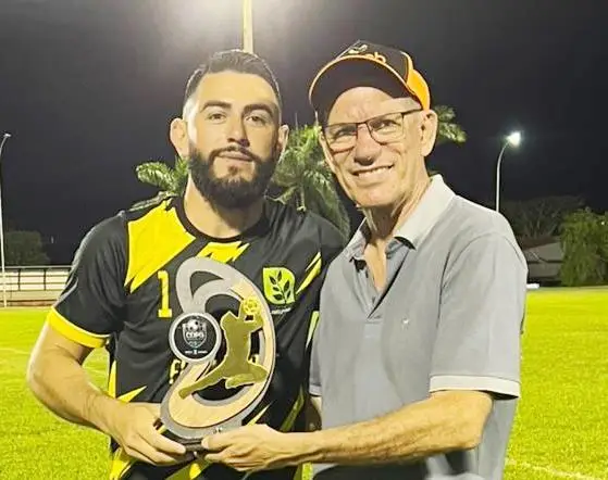 Flamboyant/Supermercado Manso faz 3x1 na final e é campeã da Copa Mansano de Futebol 2025 em Amambai