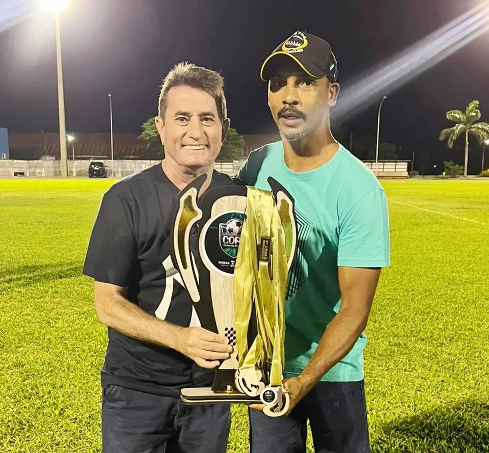 Flamboyant/Supermercado Manso faz 3x1 na final e é campeã da Copa Mansano de Futebol 2025 em Amambai
