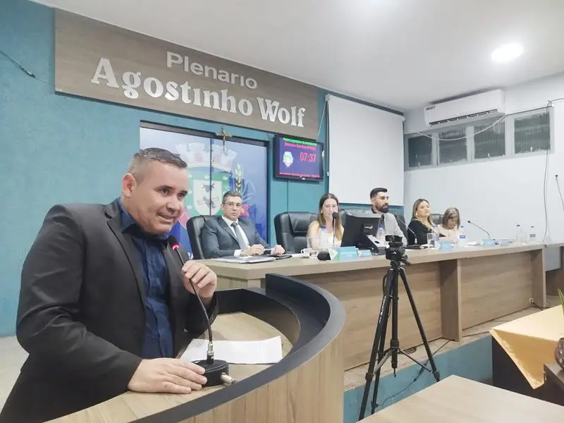 Aprovações do PPA, da LOA e homenagens marcaram o encerramento do ano legislativo 2025 em Aral Moreira