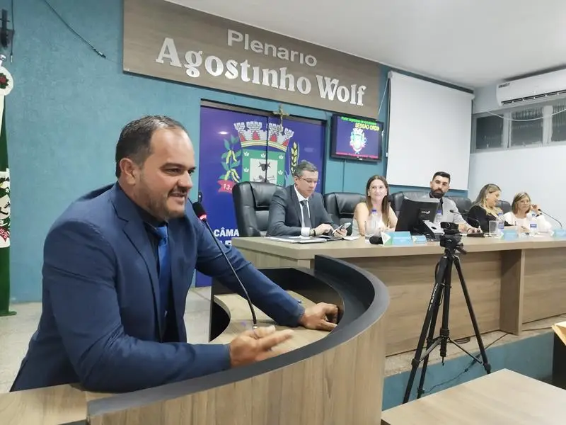 Aprovações do PPA, da LOA e homenagens marcaram o encerramento do ano legislativo 2025 em Aral Moreira