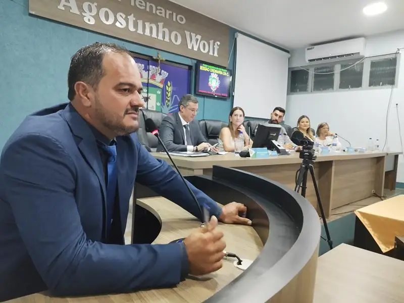 Aprovações do PPA, da LOA e homenagens marcaram o encerramento do ano legislativo 2025 em Aral Moreira