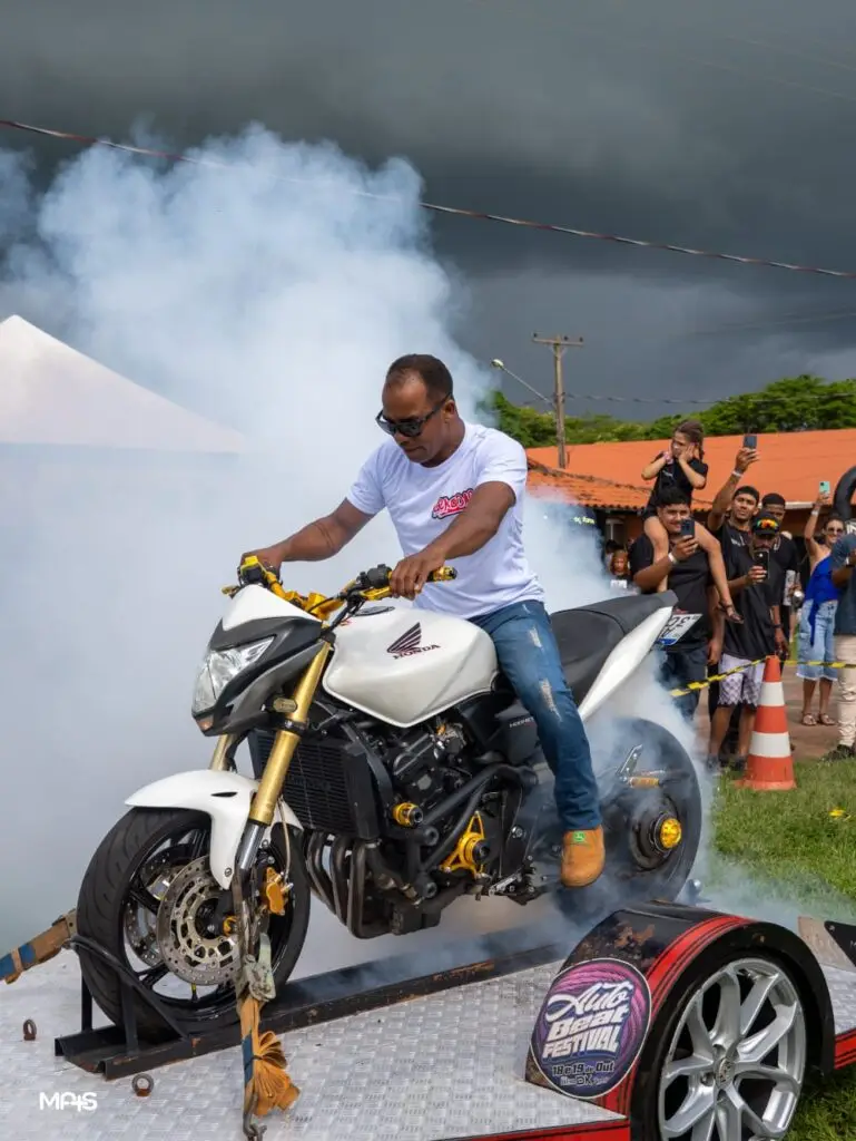 7º Encontro de Som Automotivo e Rebaixados foi sucesso total em Amambai 7º Encontro de Som Automotivo e Rebaixados foi sucesso total em Amambai