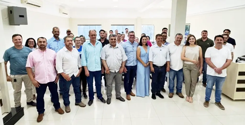 Prefeito Dr. Erlon e equipe recepcionam senador Nelsinho Trad em Sete Quedas