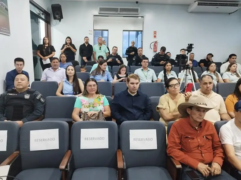 Aprovações do PPA, da LOA e homenagens marcaram o encerramento do ano legislativo 2025 em Aral Moreira