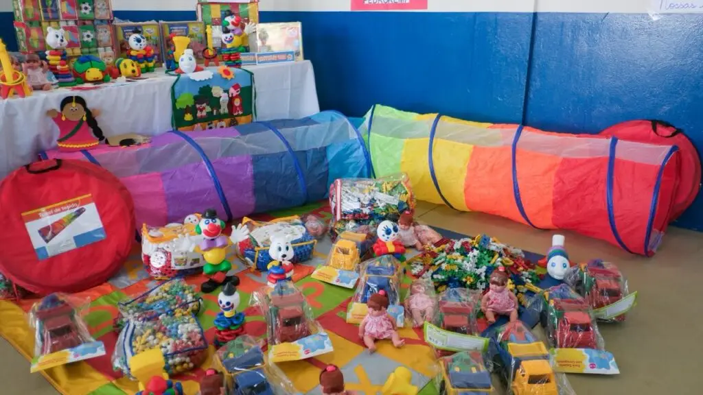 Professor Pontinha recepciona Pedro Kemp para entrega de emendas e kits de brinquedos em Caarapó Professor Pontinha recepciona Pedro Kemp para entrega de emendas e kits de brinquedos em Caarapó