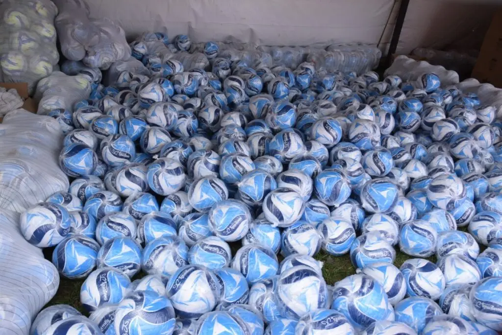 4 mil brinquedos distribuídos levam alegria às crianças iguatemienses na 5ª edição do Natal Feliz