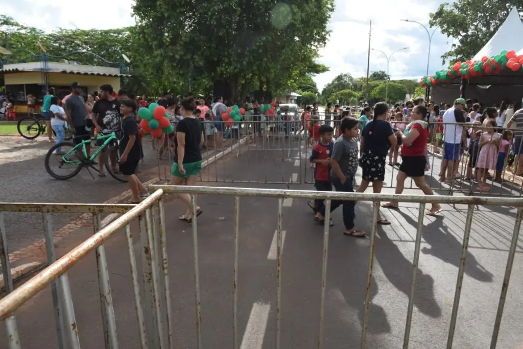 4 mil brinquedos distribuídos levam alegria às crianças iguatemienses na 5ª edição do Natal Feliz