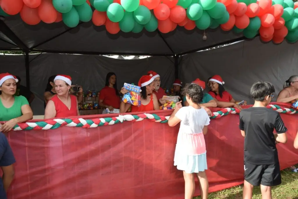 4 mil brinquedos distribuídos levam alegria às crianças iguatemienses na 5ª edição do Natal Feliz
