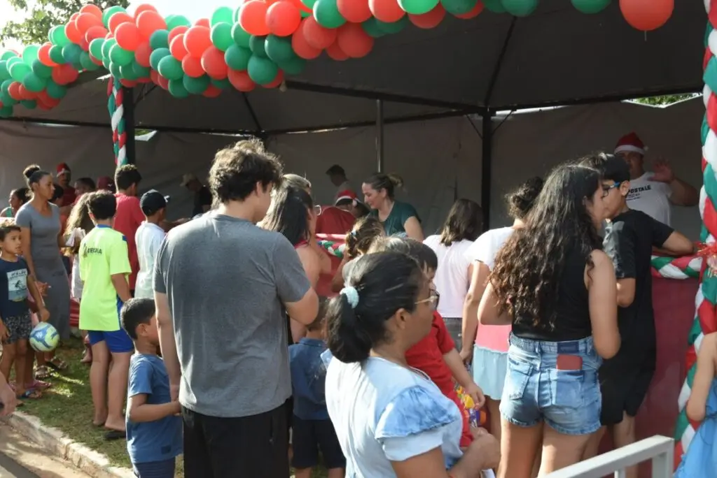 4 mil brinquedos distribuídos levam alegria às crianças iguatemienses na 5ª edição do Natal Feliz