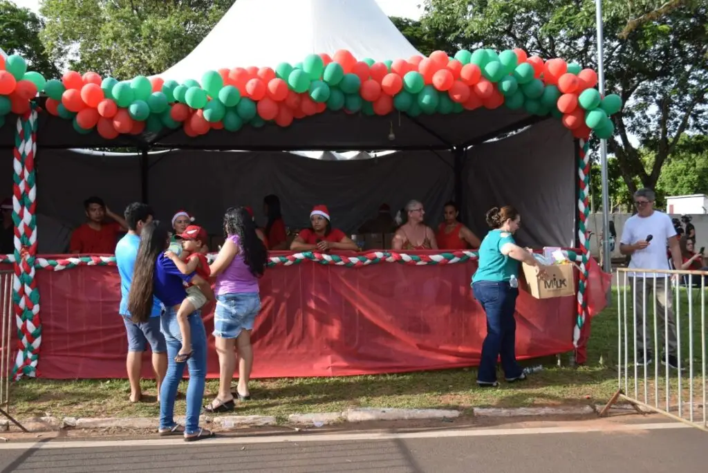 4 mil brinquedos distribuídos levam alegria às crianças iguatemienses na 5ª edição do Natal Feliz