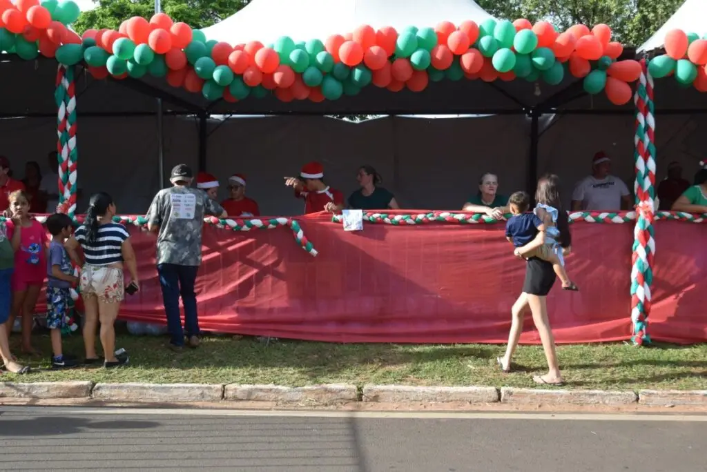 4 mil brinquedos distribuídos levam alegria às crianças iguatemienses na 5ª edição do Natal Feliz