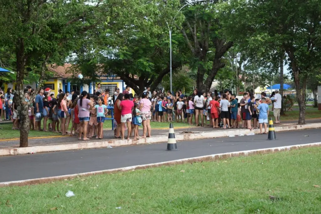 4 mil brinquedos distribuídos levam alegria às crianças iguatemienses na 5ª edição do Natal Feliz