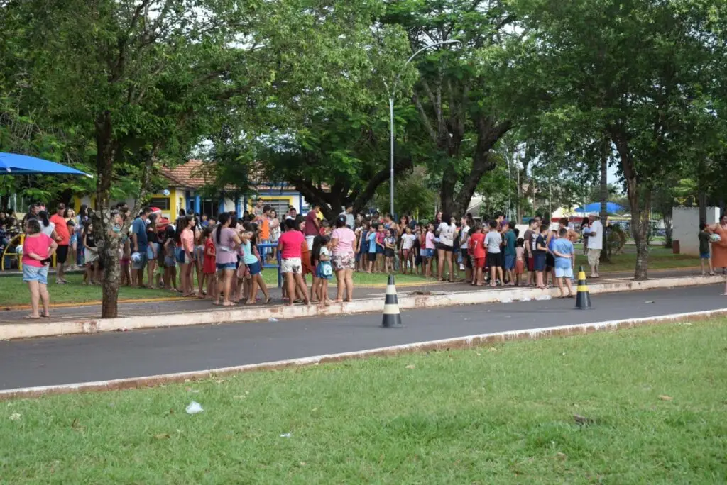 4 mil brinquedos distribuídos levam alegria às crianças iguatemienses na 5ª edição do Natal Feliz