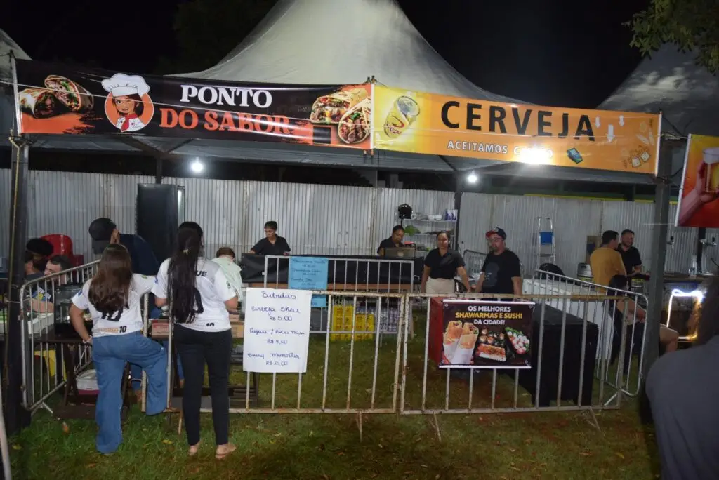 Iguatemi: Primeira noite de réveillon reuniu milhares de pessoas na Praça João Francisco Lopes, no show da dupla nacional “Us Agroboy”