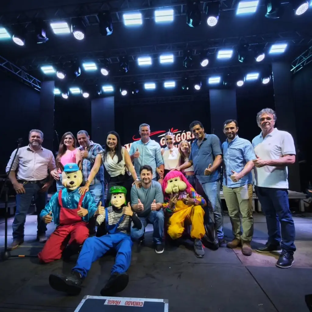 Show de Prêmios marca a primeira noite da programação de ano novo em Sete Quedas